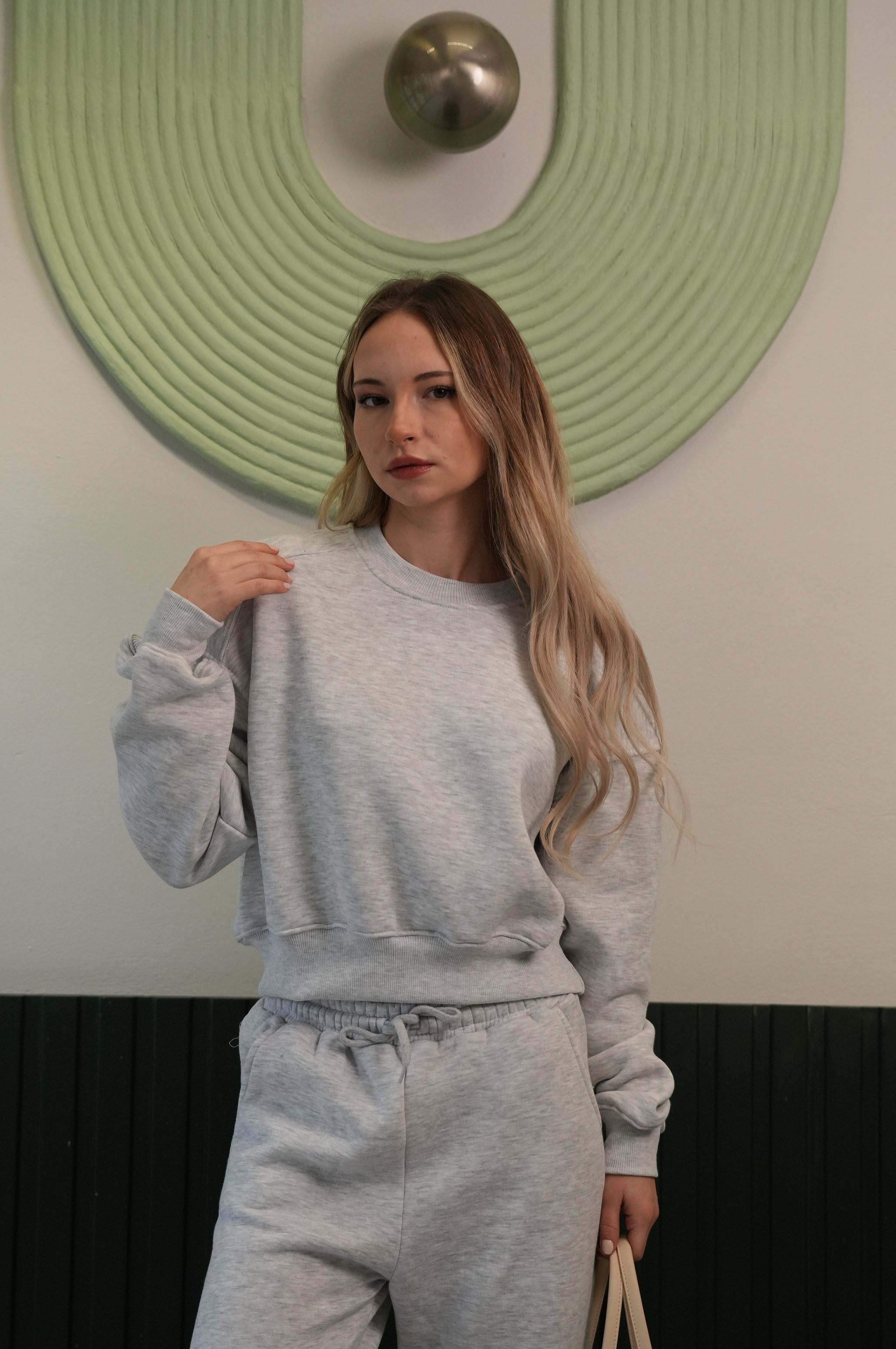 Kadın Gri Crop Sweatshirt Jogger Pantolon Takım