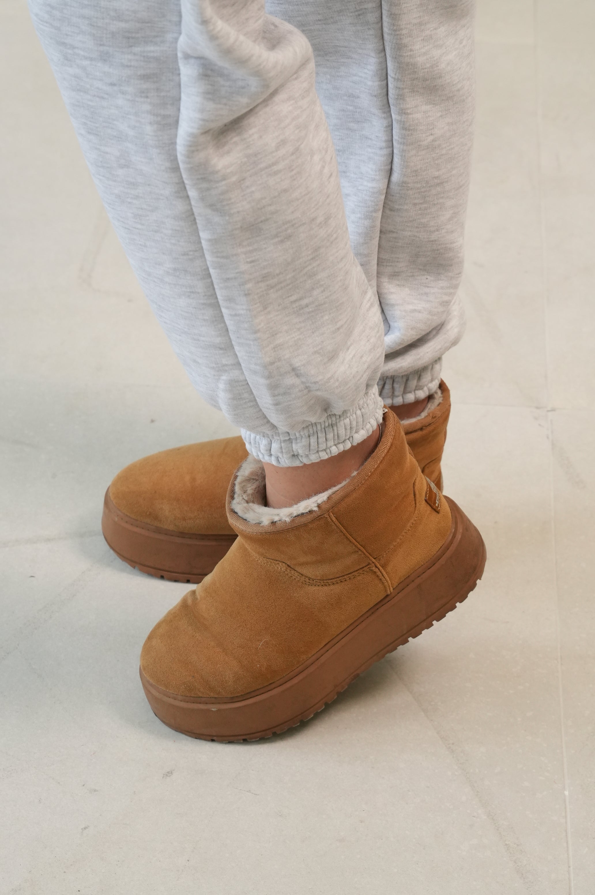 Kadın Gri Crop Sweatshirt Jogger Pantolon Takım