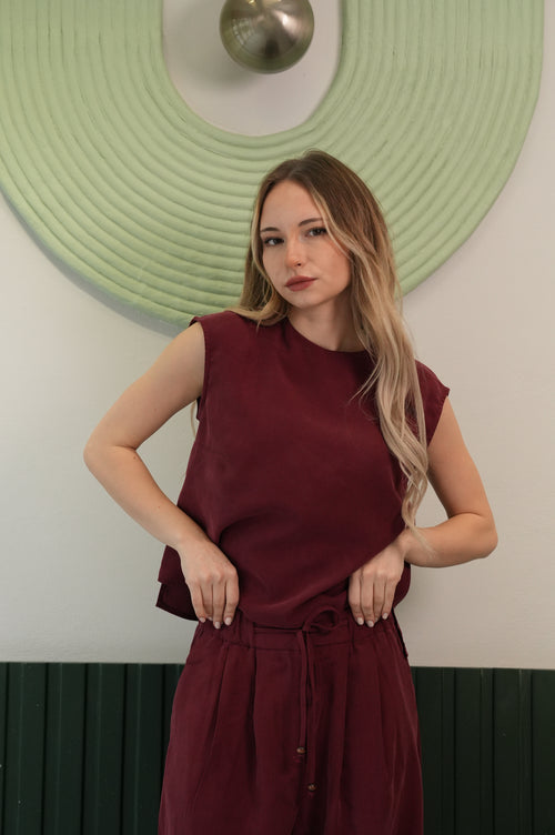 Kolsuz Bluz & Bağcıklı Pantolon Takımı – Bordo