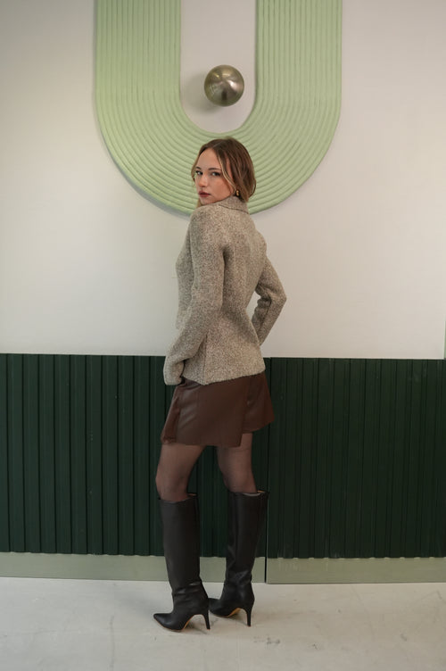 Altın Düğmeli Cepli Triko Ceket – Bej