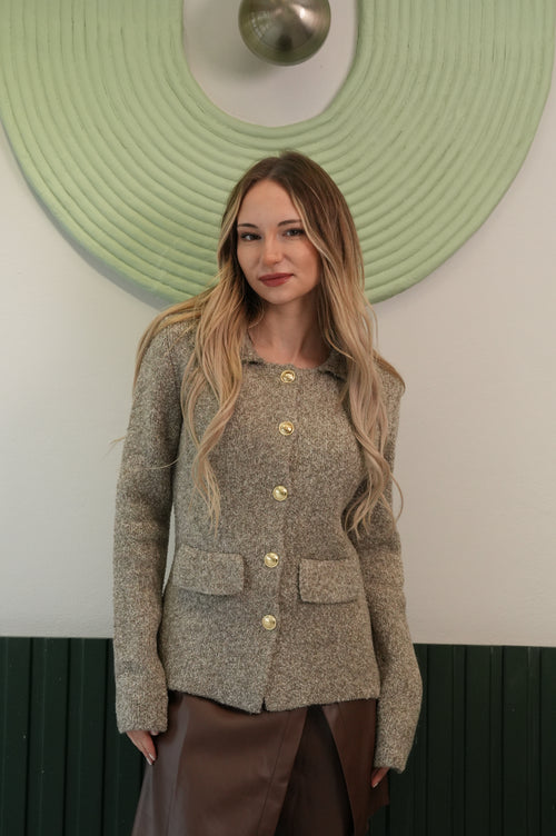 Altın Düğmeli Cepli Triko Ceket – Bej