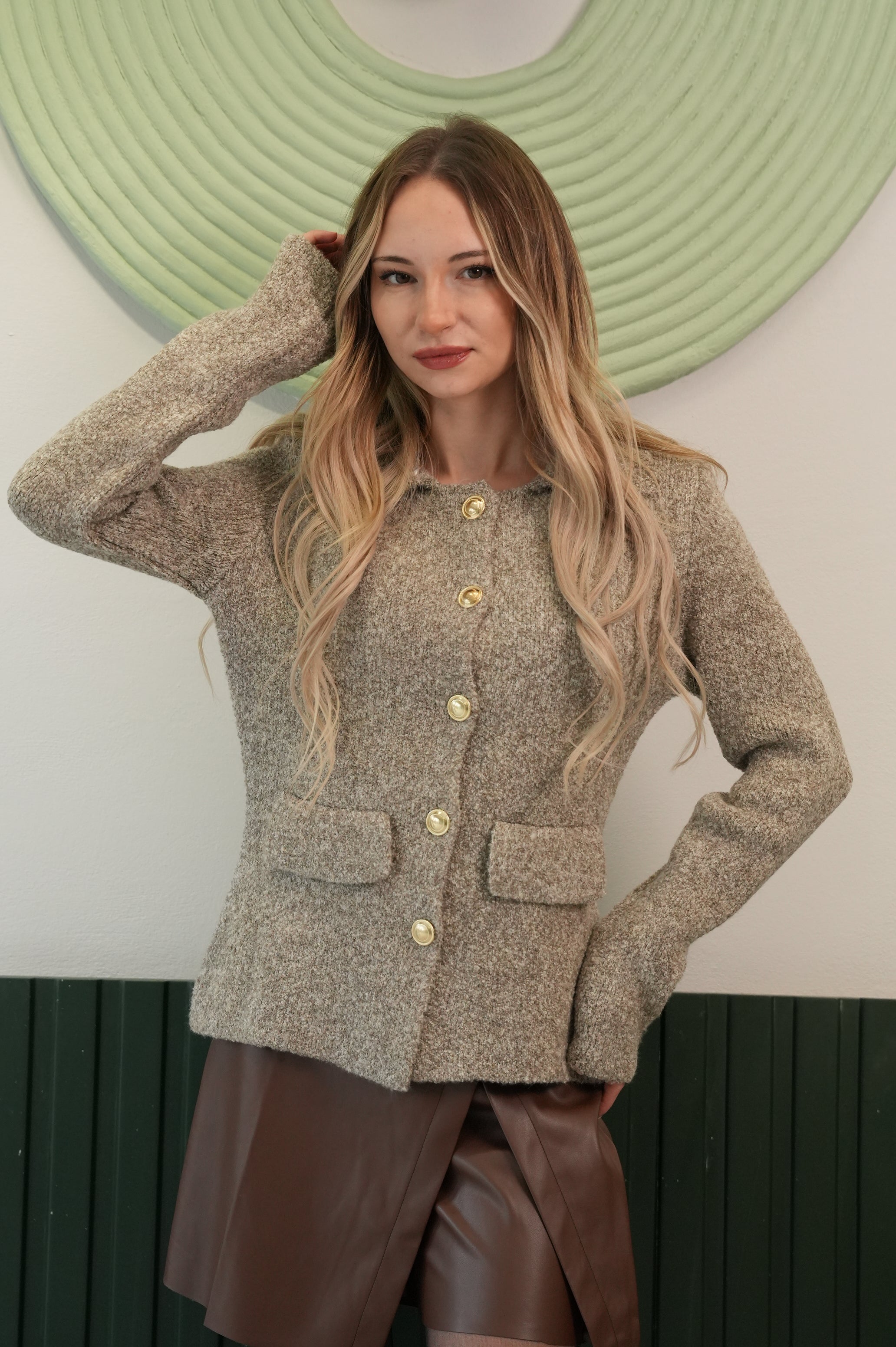 Altın Düğmeli Cepli Triko Ceket – Bej