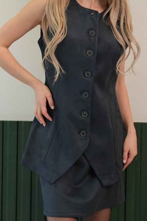 Düğmeli Kolsuz Yelek & Mini Etek Takımı – Lacivert