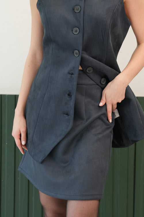 Düğmeli Kolsuz Yelek & Mini Etek Takımı – Lacivert