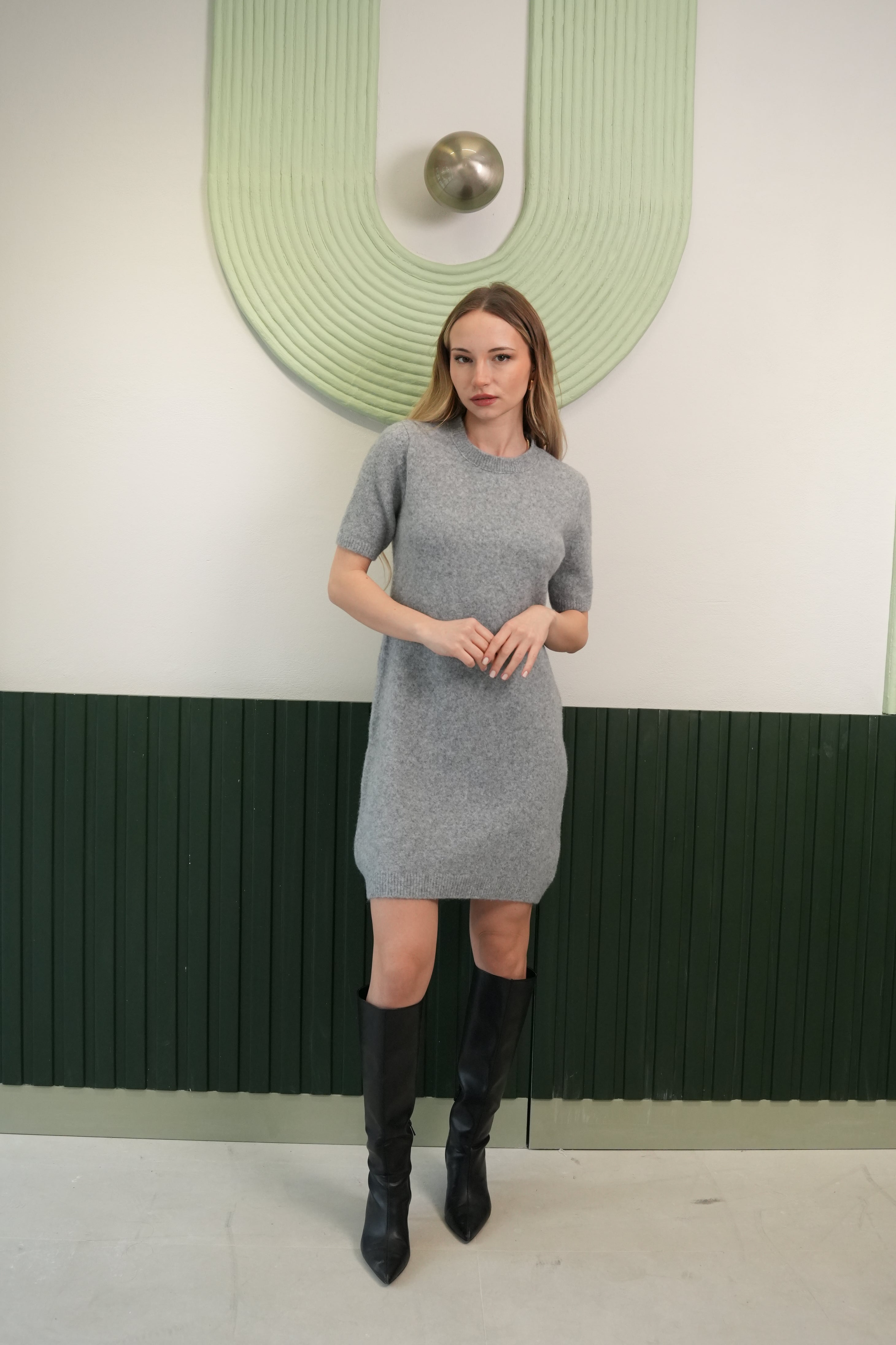 Kısa Kollu Gri Triko Elbise