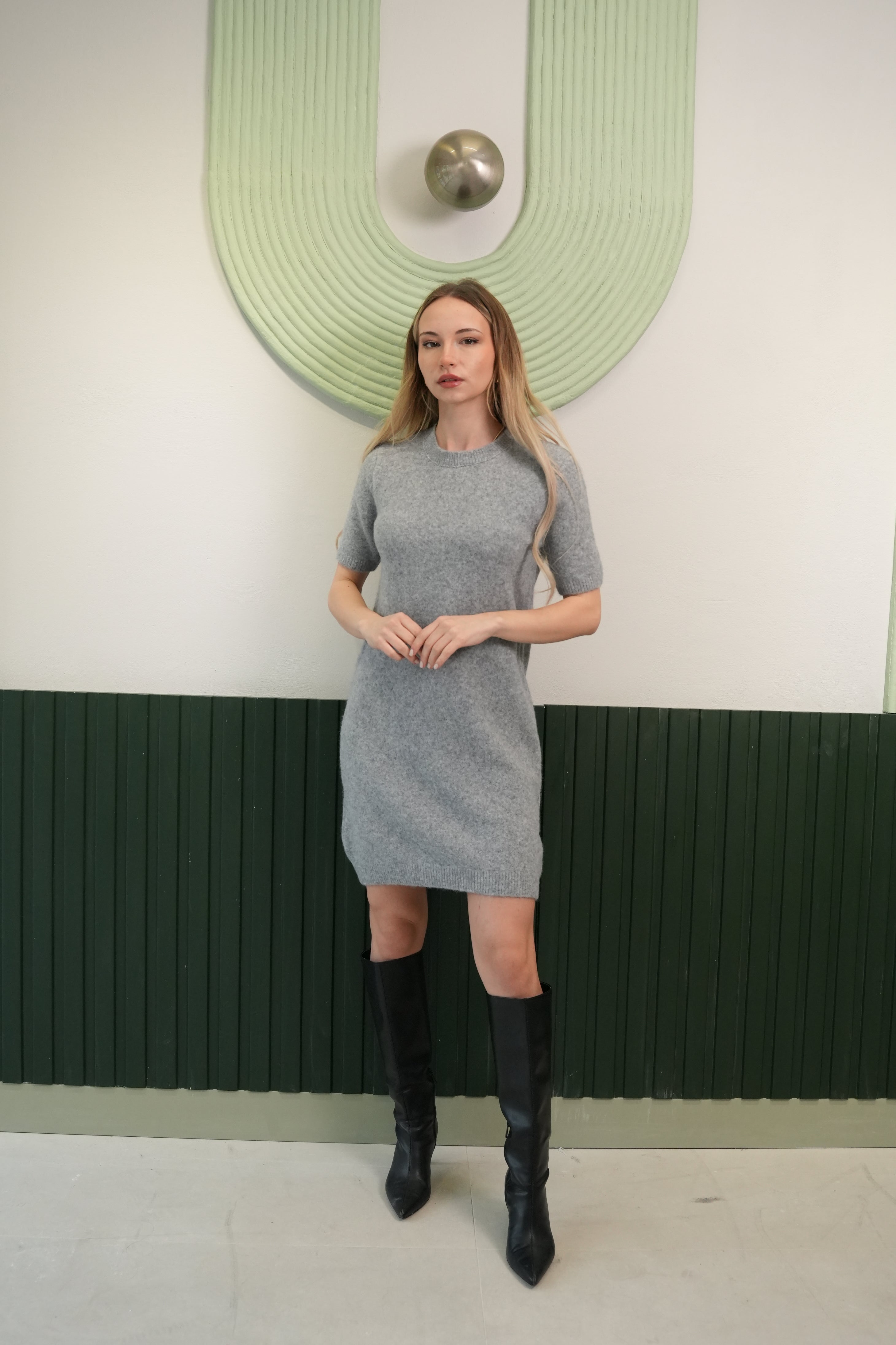 Kısa Kollu Gri Triko Elbise