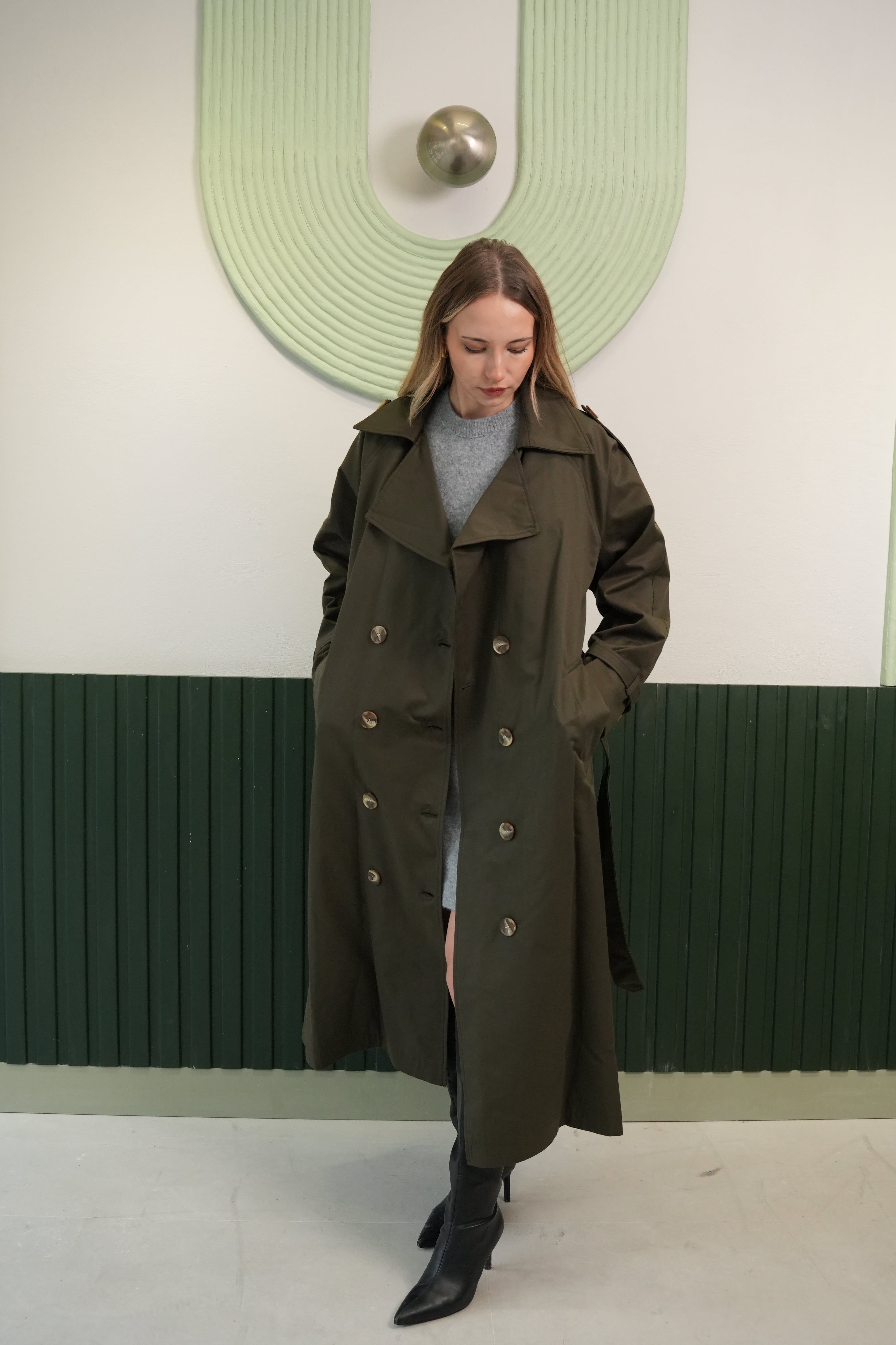 Kemerli Çift Düğmeli Haki Trençkot