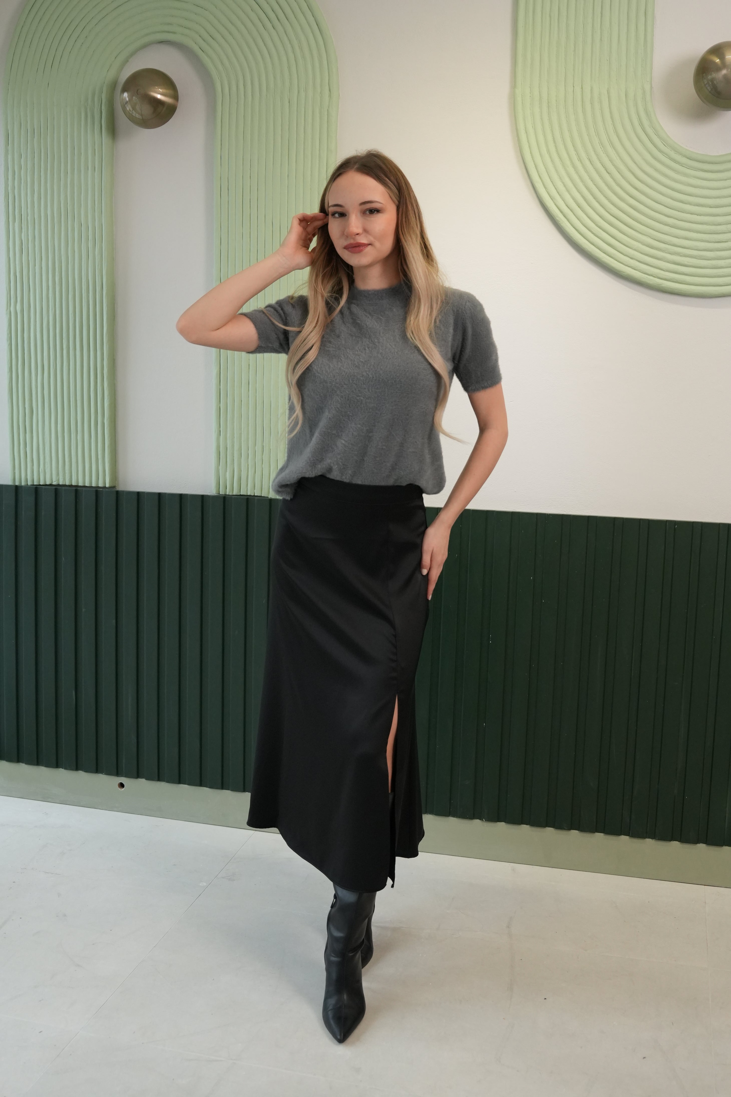 Yırtmaçlı Saten Midi Etek