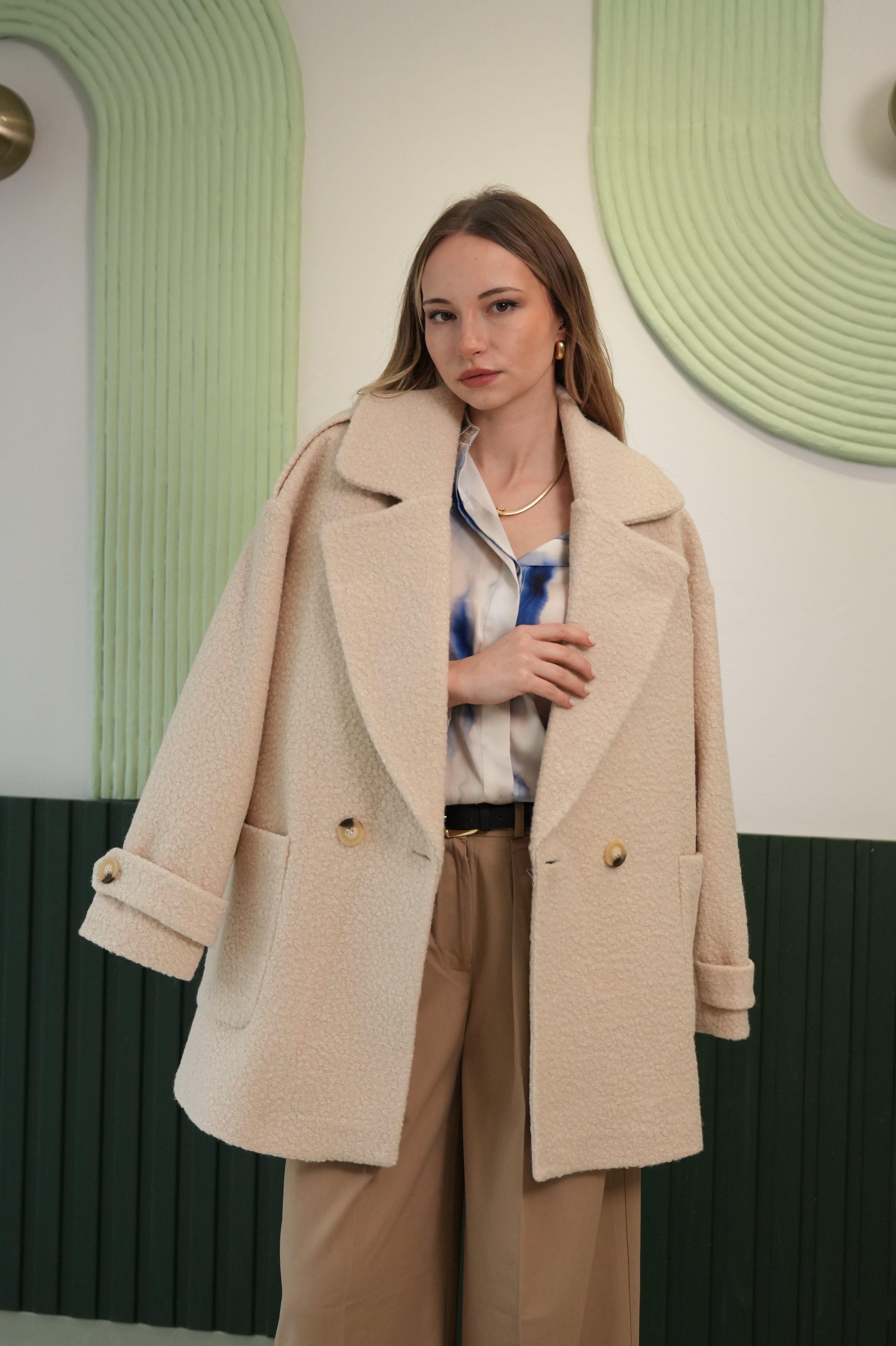 Kadın Bej Buklet Dokulu Oversize Ceket - Kruvaze Yaka Çift Düğmeli Kaşe Ceket