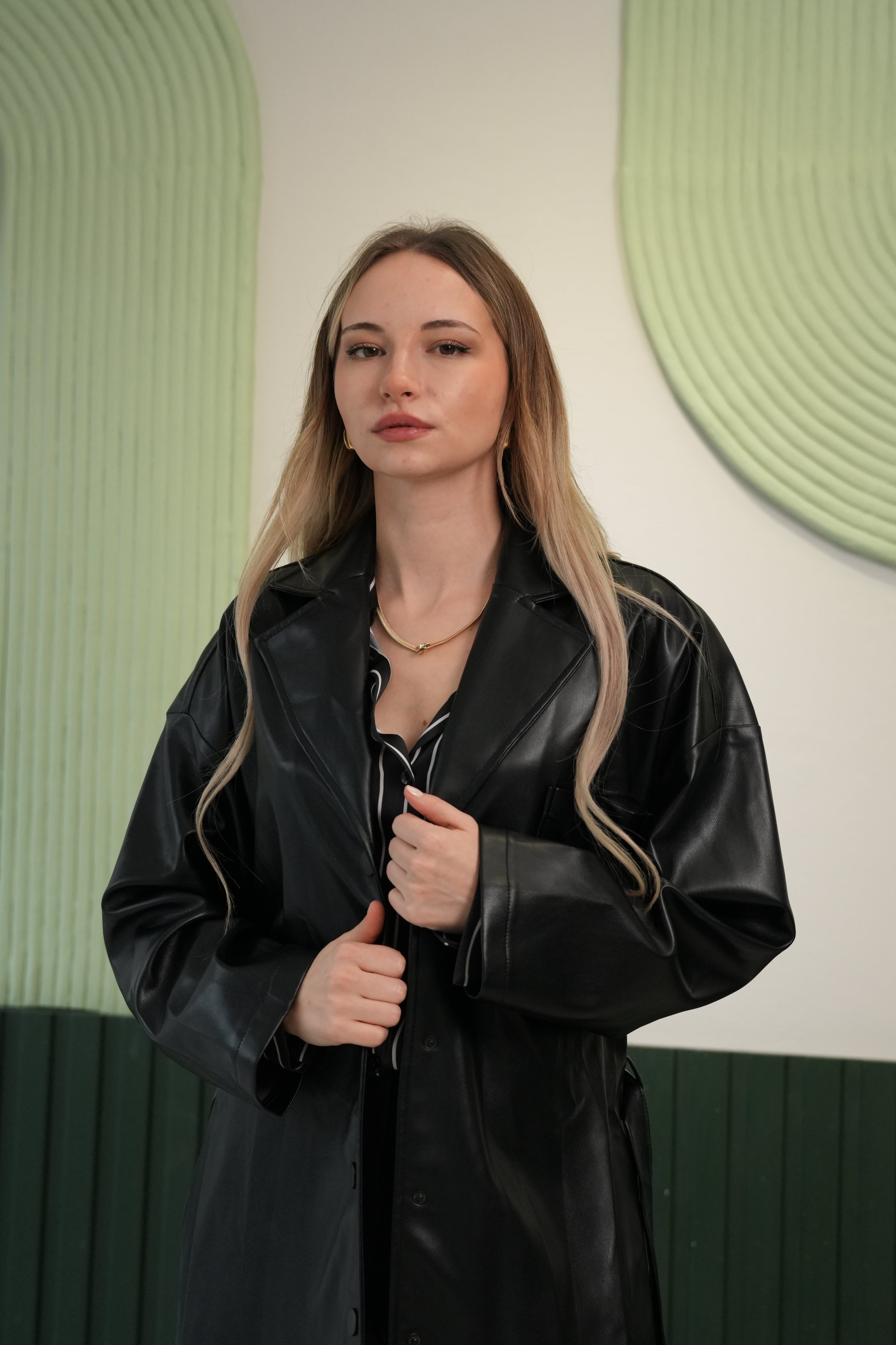 Oversize Kesim Blazer Model Suni Deri Ceket - Siyah