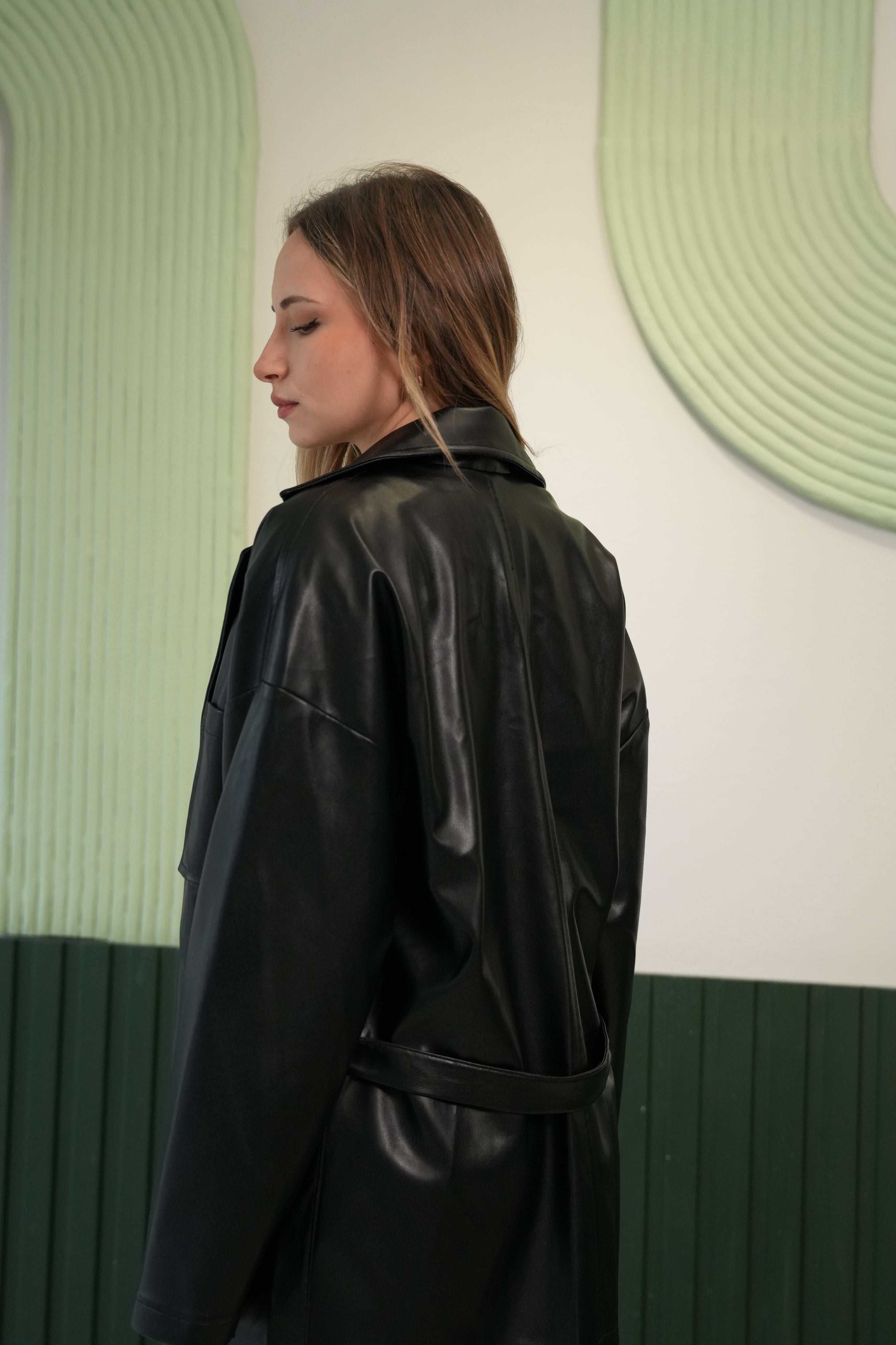 Oversize Kesim Blazer Model Suni Deri Ceket - Siyah