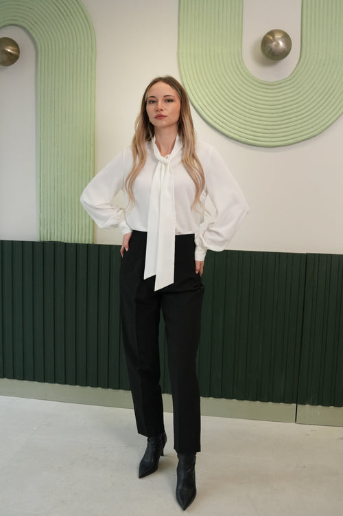 Boyundan Bağlamalı Fular Detaylı Balon Kol Bluz - Ekru