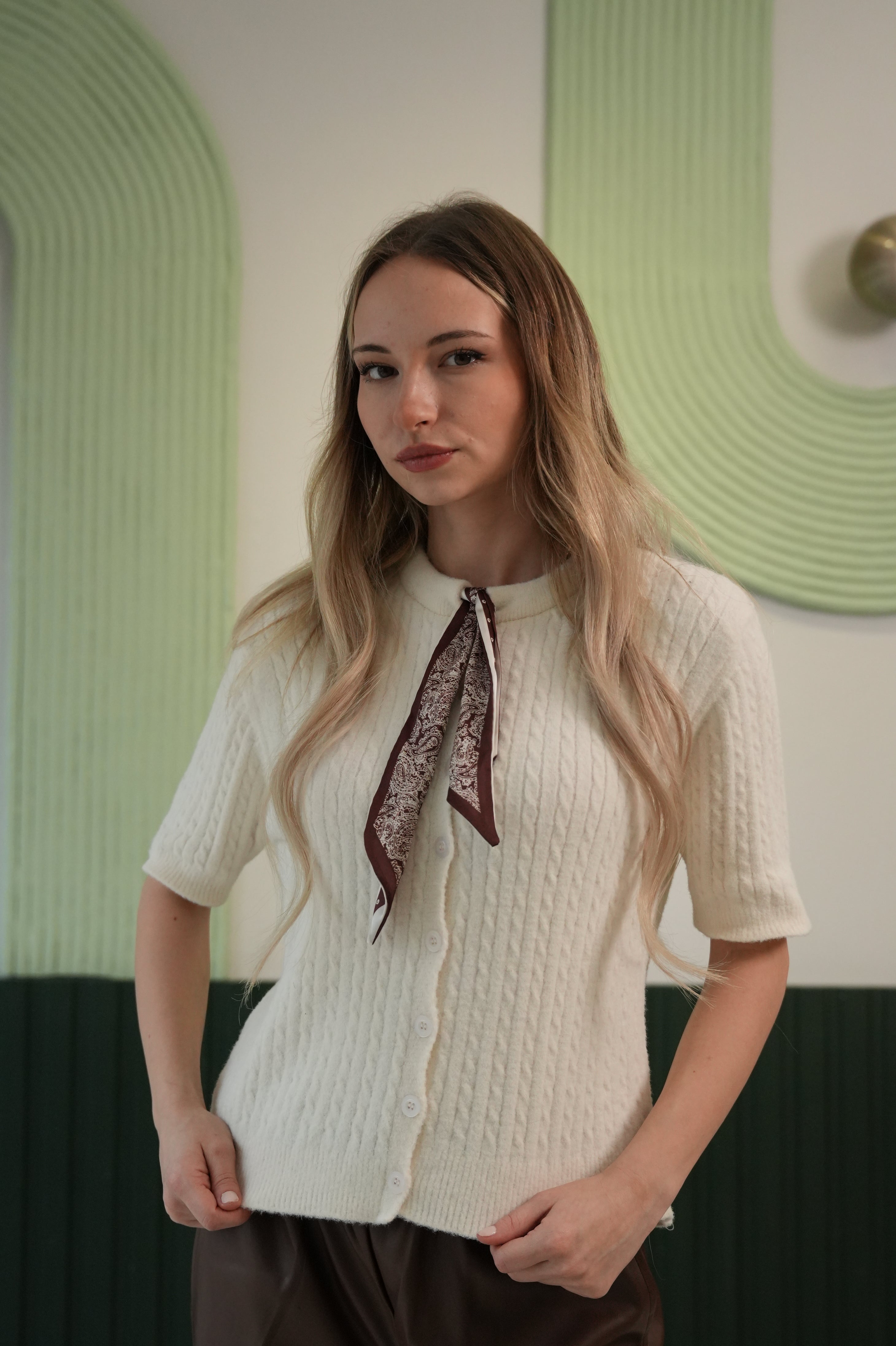 Fular Detaylı Kısa Kollu Triko Hırka – Krem