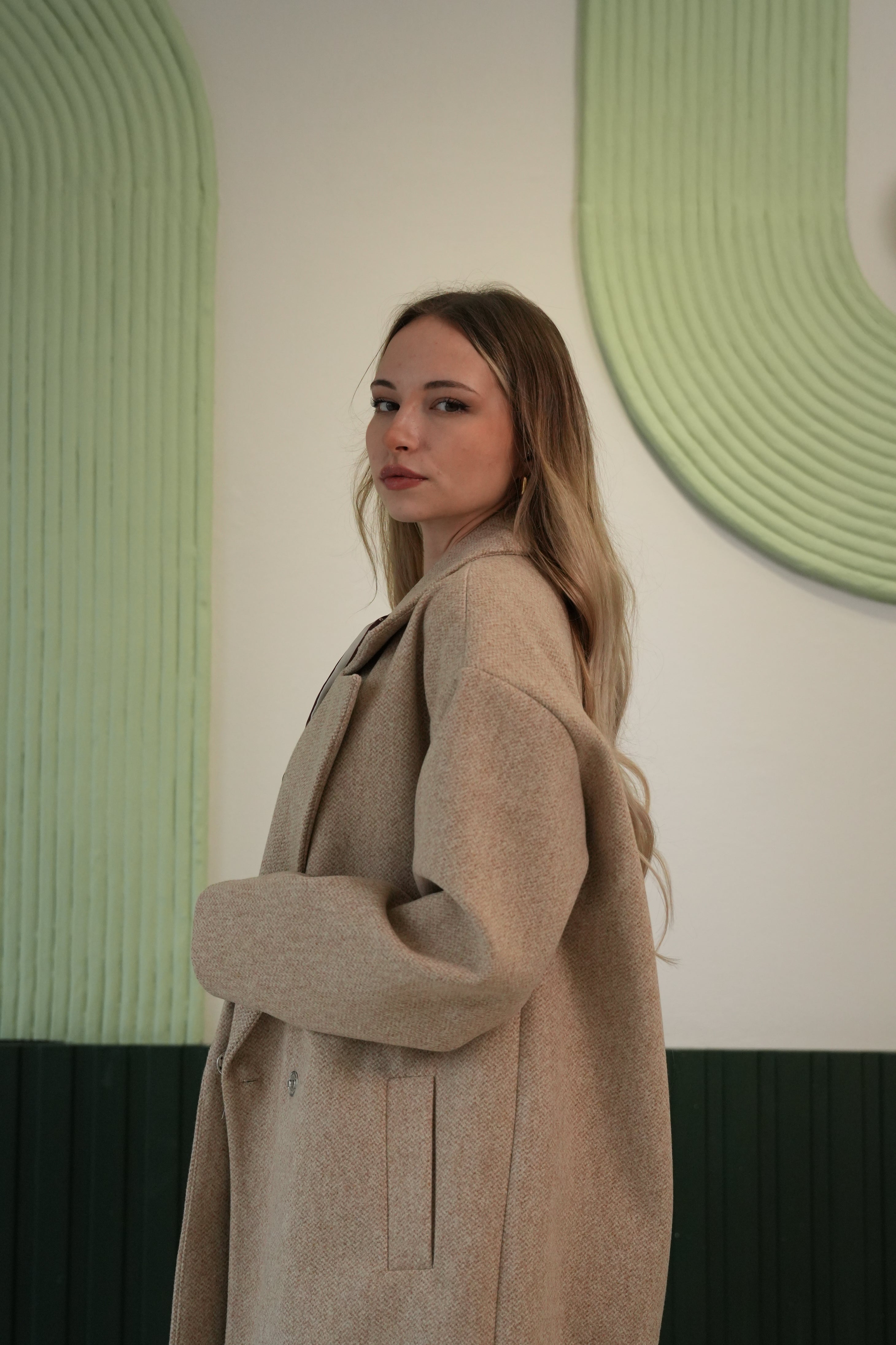 Oversize Kesim Geniş Yaka Tek Düğmeli Kaban - Vizon