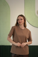 Kadın Yuvarlak Yaka Düz Kesim Basic Tişört – Kahverengi