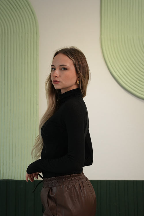 Yarım Balıkçı Yaka Parmak Geçirmeli Dar Kesim Badi - Siyah