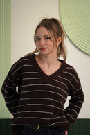 V Yaka Çizgili Triko Kazak – Kahverengi