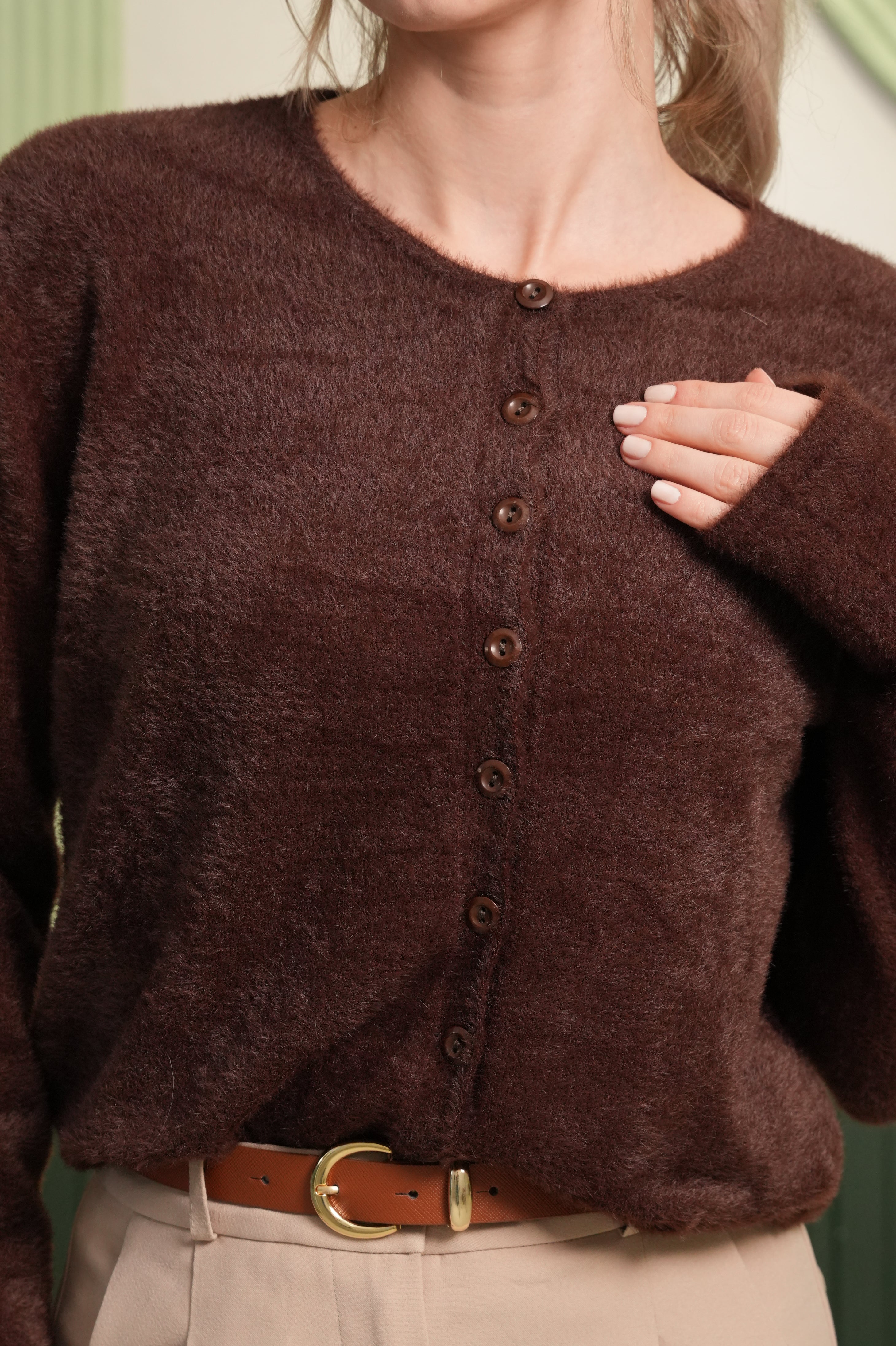 Düğmeli Yumuşak Dokulu Triko Kazak – Kahverengi