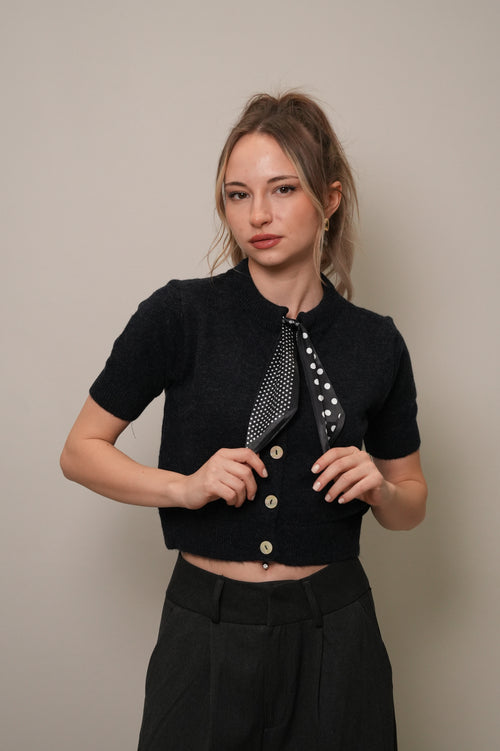 Fular Detaylı Düğmeli Triko Bluz – Siyah