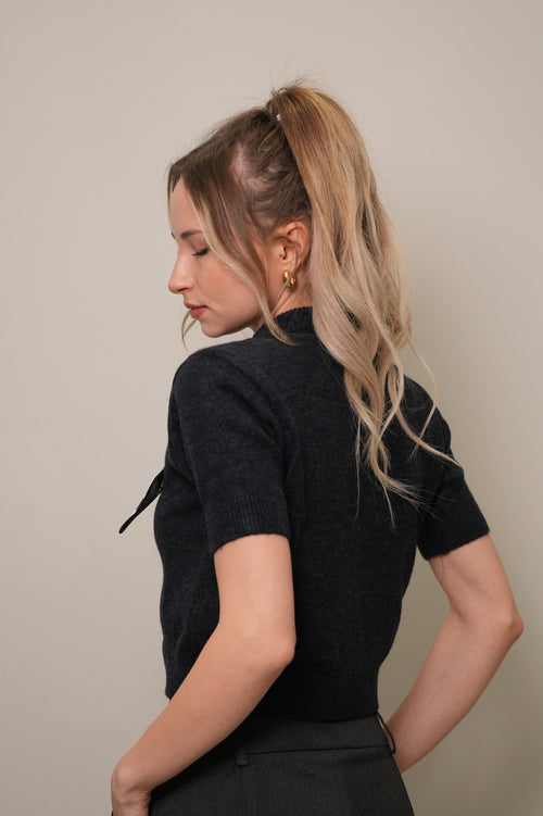 Fular Detaylı Düğmeli Triko Bluz – Siyah