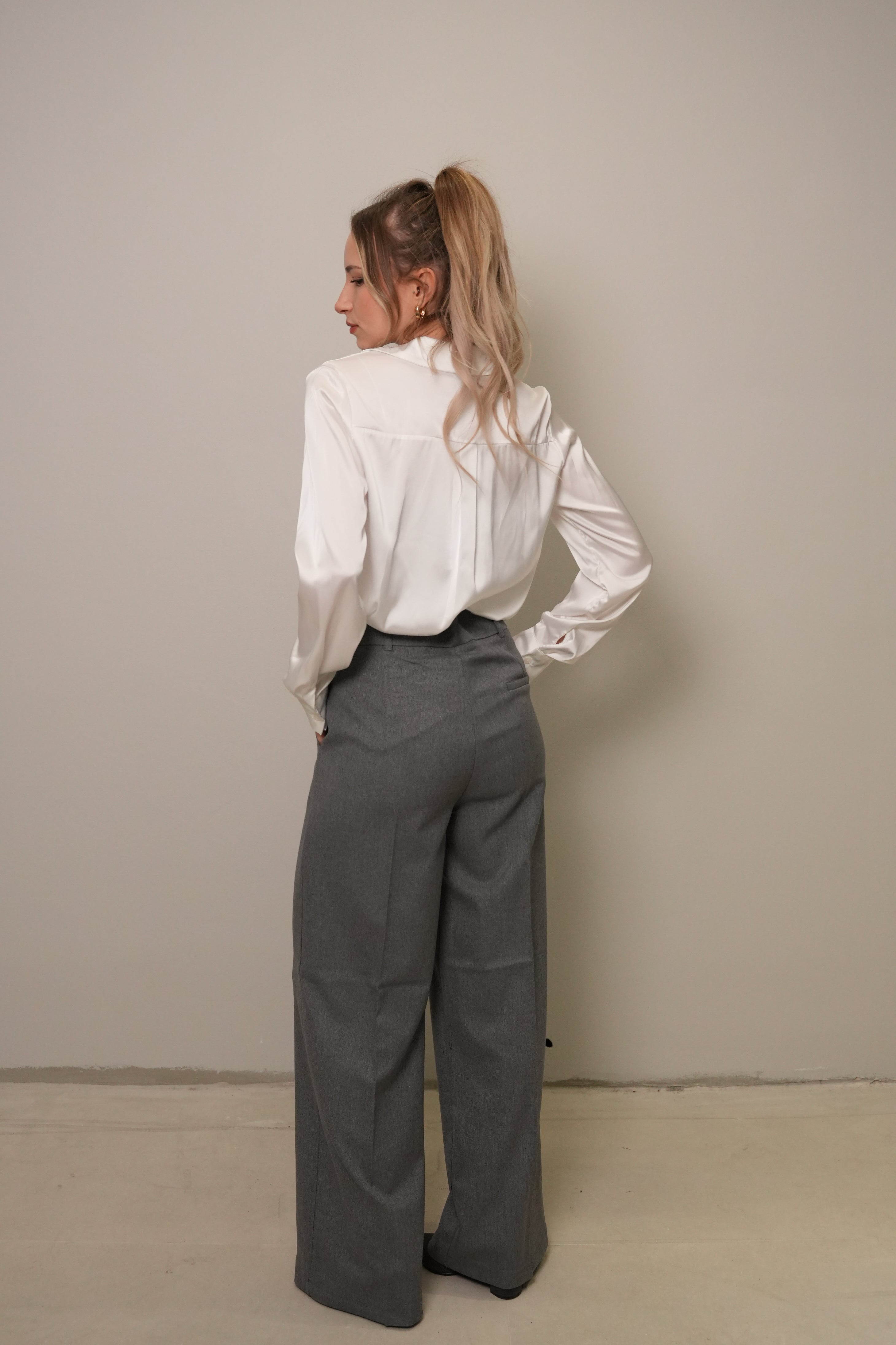 Yüksek Bel Gri Bol Paça Kumaş Pantolon