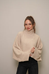 Kadın Boğazlı Yaka Oversize Triko Kazak – Bej