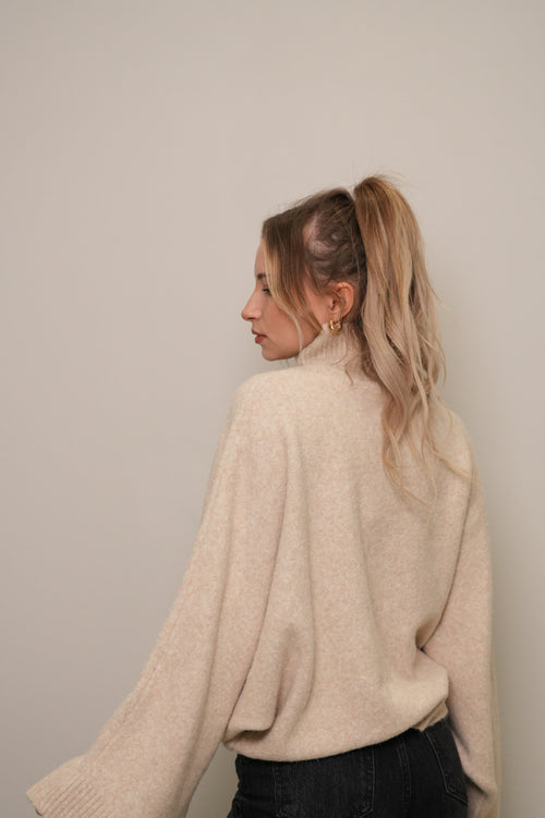 Kadın Boğazlı Yaka Oversize Triko Kazak – Bej