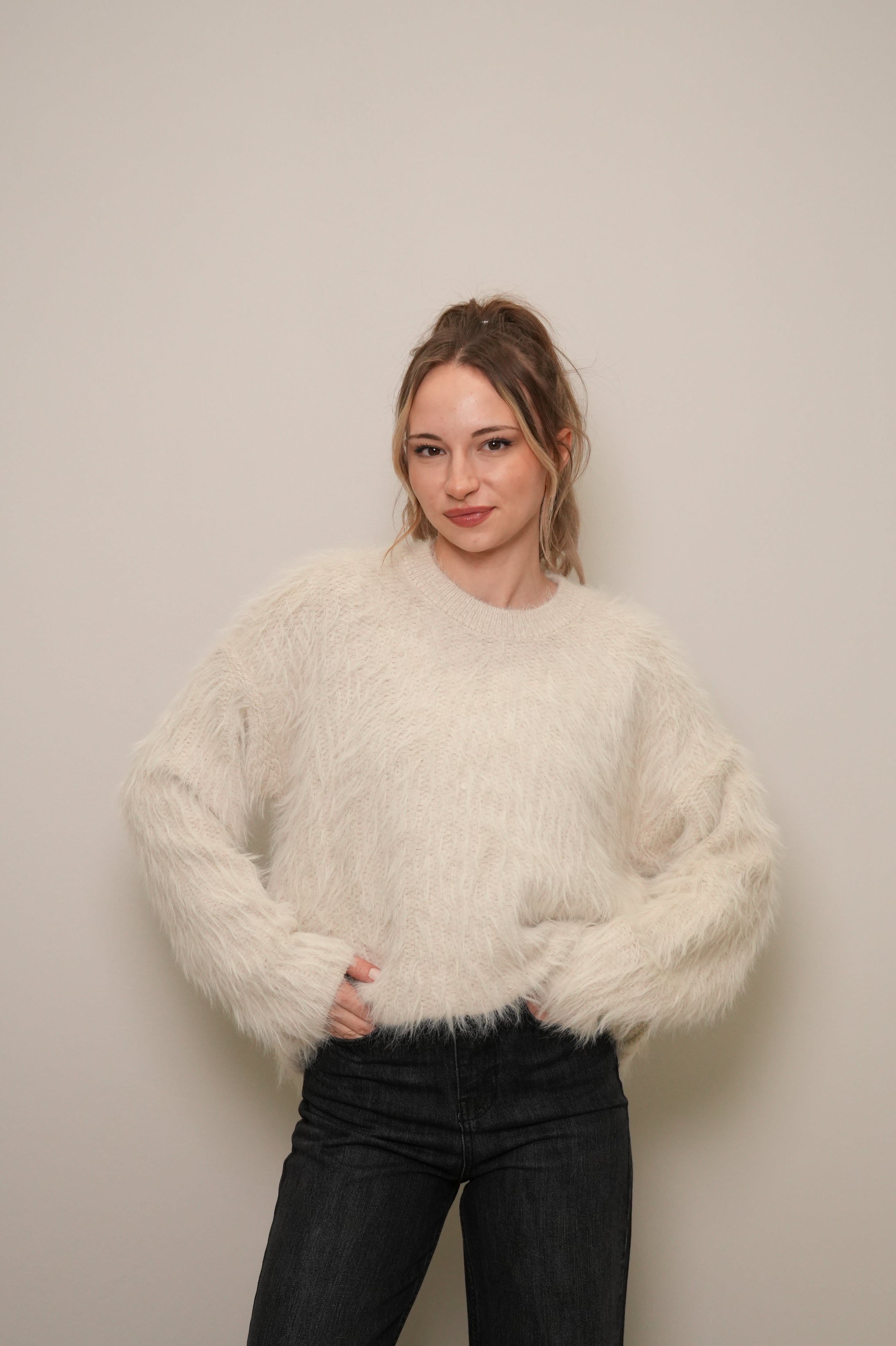 Kadın Peluş Dokulu Oversize Uzun Kazak – Ekru