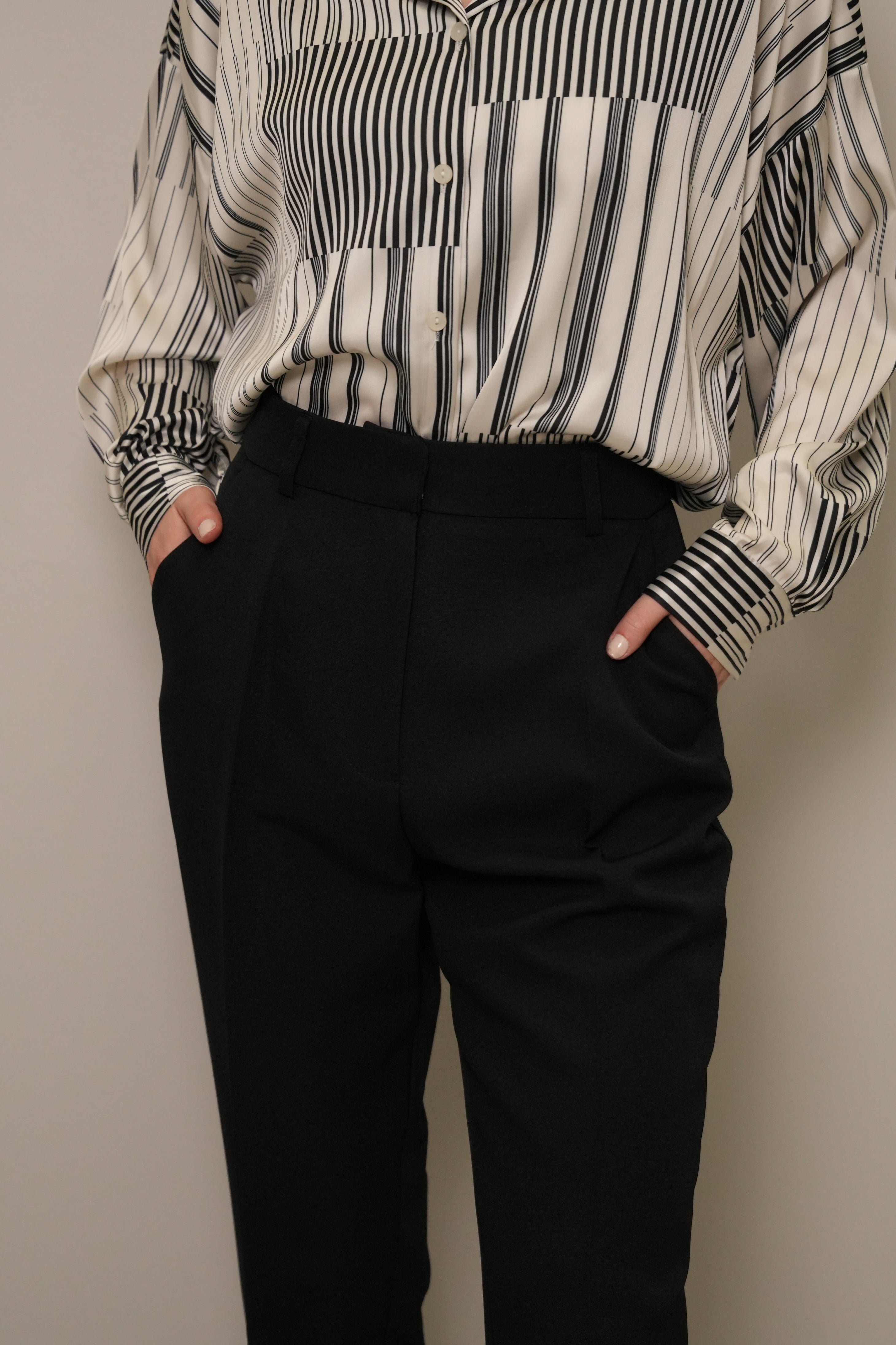 Siyah Yüksek Bel Pensli Klasik Kumaş Pantolon