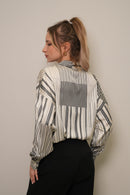 Siyah-Ekru Geometrik Çizgili Oversize Saten Gömlek
