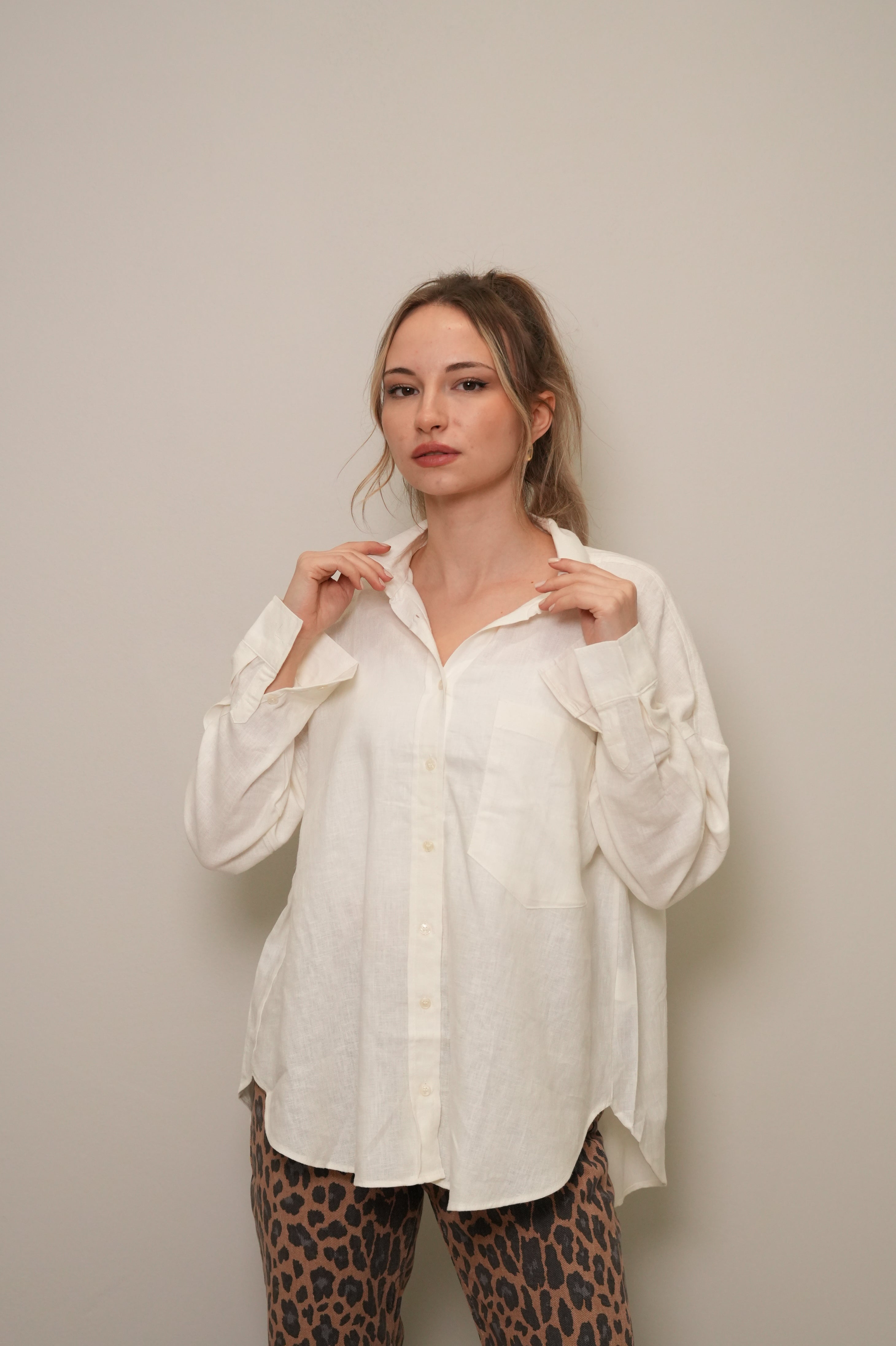 Ekru Oversize Tek Cepli Doğal Dokulu Gömlek