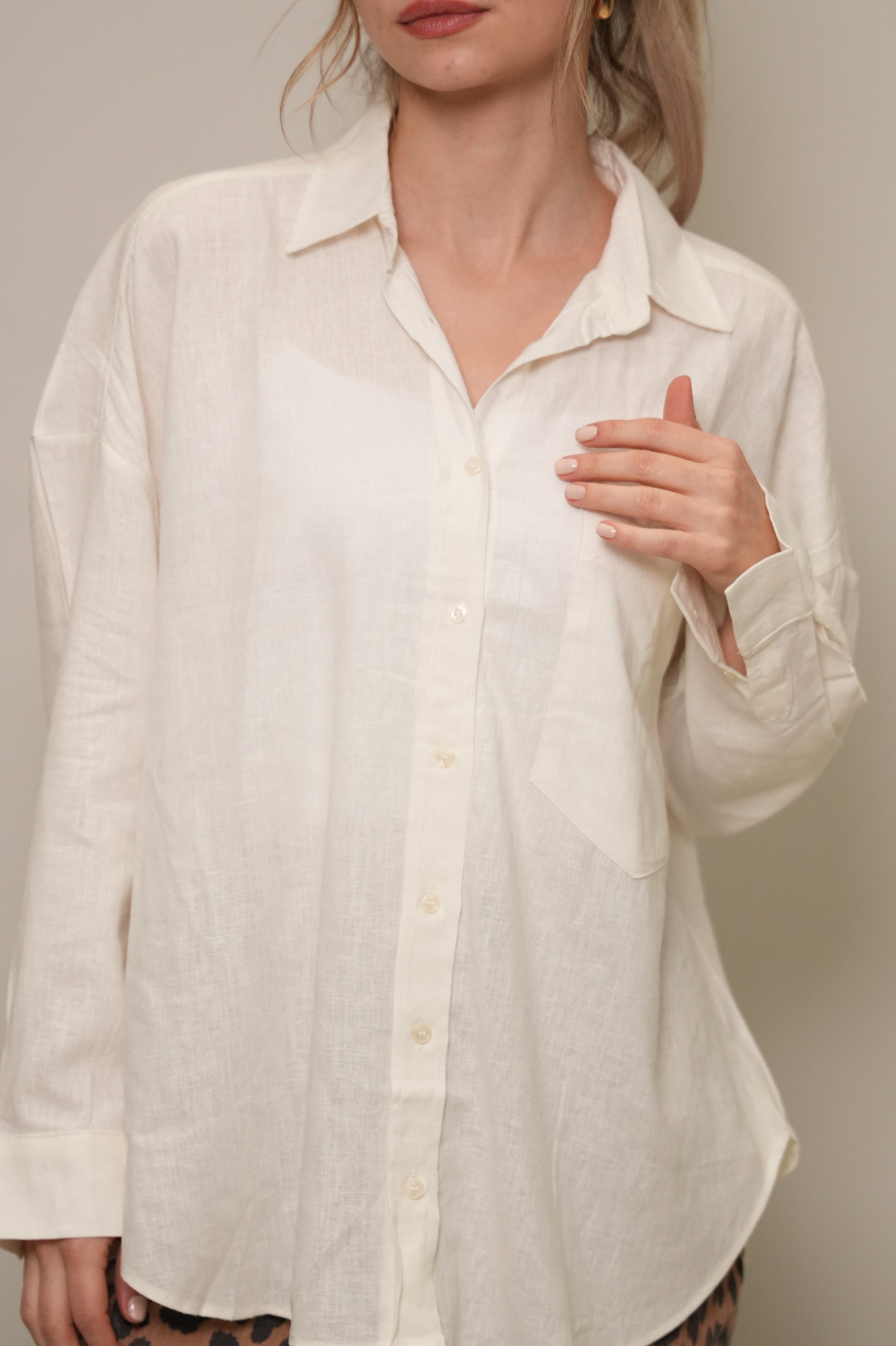 Ekru Oversize Tek Cepli Doğal Dokulu Gömlek