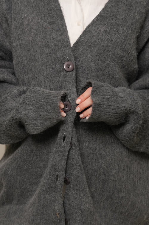 Füme Oversize V Yaka Tüylü Dokulu Örgü Hırka