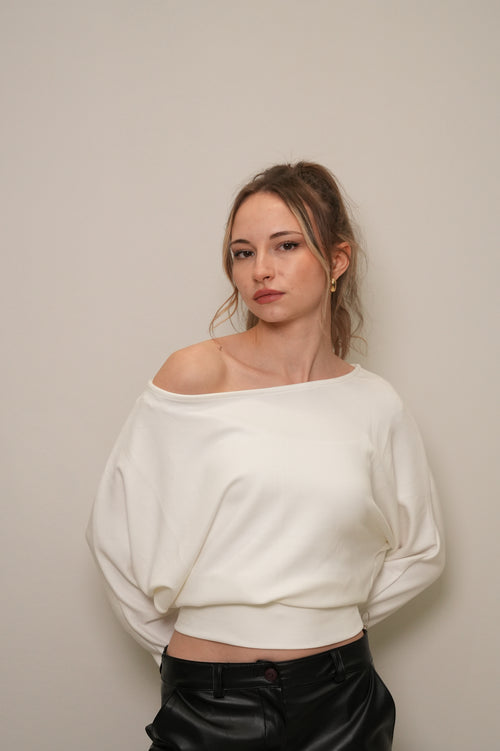 Kadın Kayık Yaka Rahat Kesim Uzun Kollu Üst