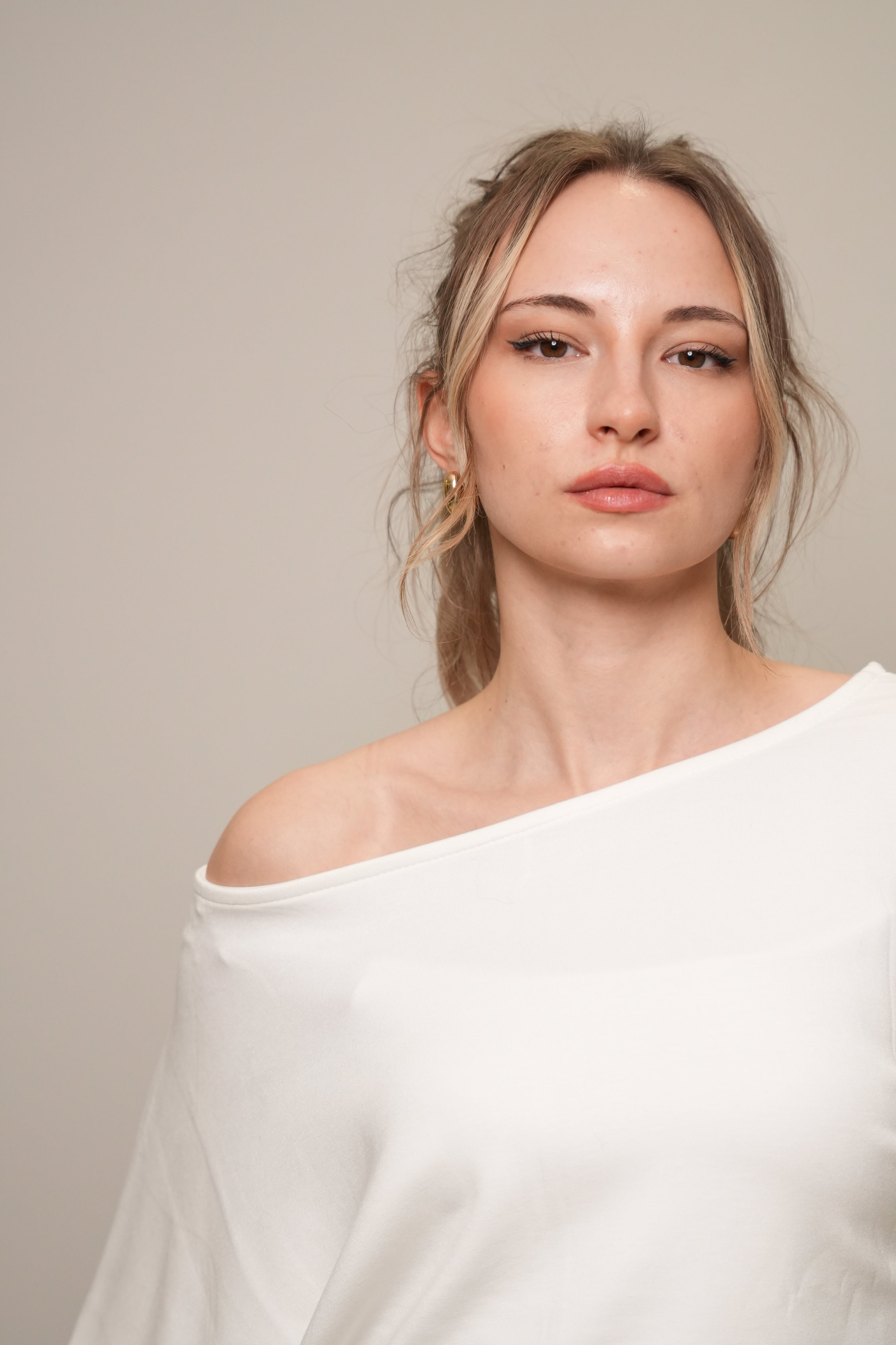 Kadın Kayık Yaka Rahat Kesim Uzun Kollu Üst